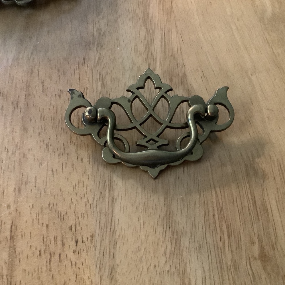 1 Antique-Style Brass Finish Drawer Pull - Decorative Wall Decor Accent